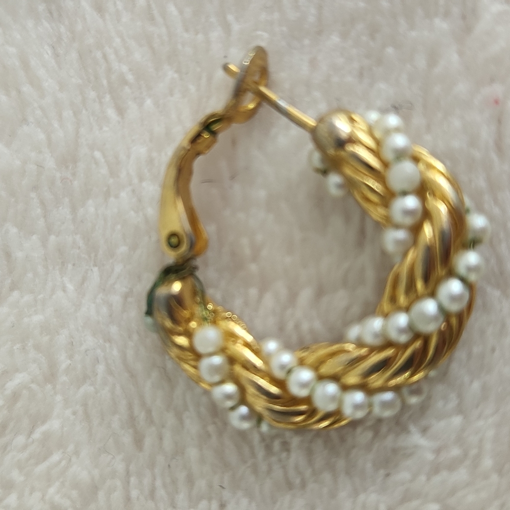Liz Claiborne 10.75 in Necklace w 2.75 in Extension + Gold Twist+ Pearl Earrings - Picture 10 of 11